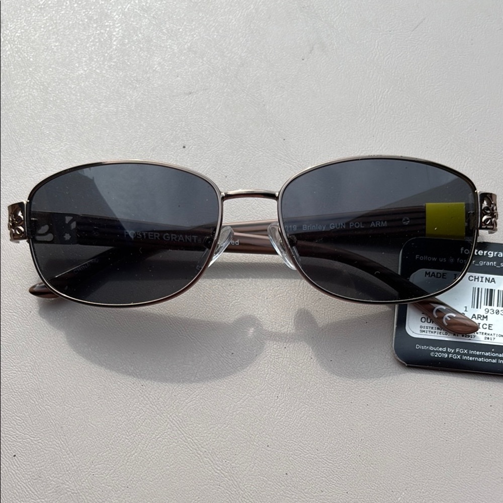 Foster Grant Sunglasses Polarized MaxBlock 100% UVA-UVB SS1019 Brinley
